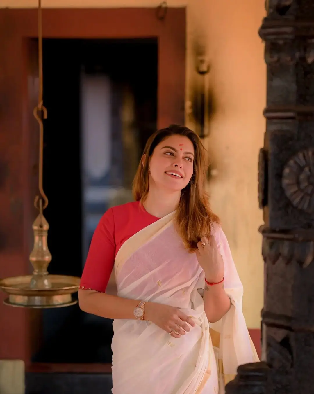 Malayalam Actress Anusree Nair Photos in White Saree Red Blouse